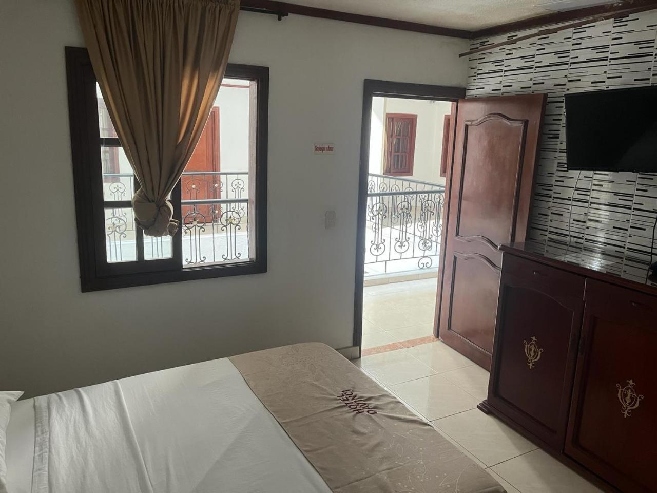 Hotel Davinci Calarca Ngoại thất bức ảnh